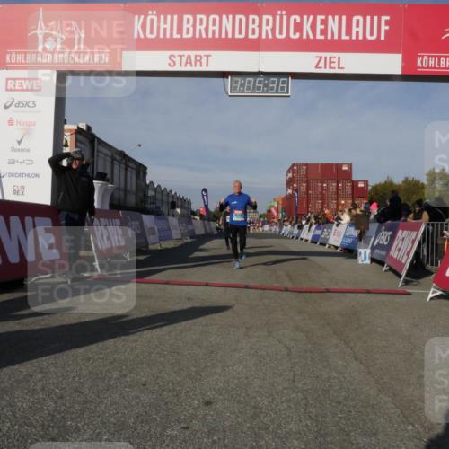 03.10.2025 - Köhlbrandbrückenlauf Matties Gatica Varas http://msf.ph/oto/9167023 03.10.2025 10:05:38 Ziel 1119, 1312, 1340, 1385, 1415, 3679 meine-sportfotos.de