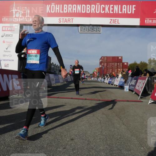03.10.2025 - Köhlbrandbrückenlauf Matties Gatica Varas http://msf.ph/oto/9167032 03.10.2025 10:05:40 Ziel 1119, 1312, 1340, 1385, 1415, 1962, 2698, 3484 meine-sportfotos.de