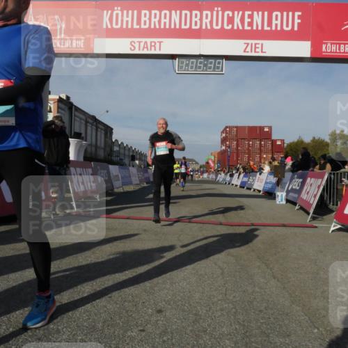 03.10.2025 - Köhlbrandbrückenlauf Matties Gatica Varas http://msf.ph/oto/9167033 03.10.2025 10:05:41 Ziel 1119, 1312, 1340, 1415, 1962, 2698, 3484 meine-sportfotos.de