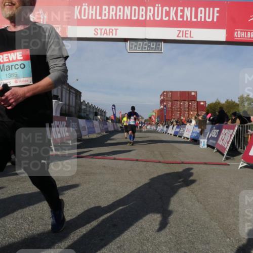 03.10.2025 - Köhlbrandbrückenlauf Matties Gatica Varas http://msf.ph/oto/9167040 03.10.2025 10:05:43 Ziel 1119, 1312, 1340, 1415, 1962, 2698, 3484 meine-sportfotos.de