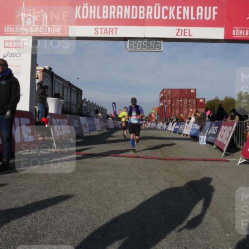 03.10.2025 - Köhlbrandbrückenlauf Matties Gatica Varas http://msf.ph/oto/9167043 03.10.2025 10:05:44 Ziel 1119, 1312, 1340, 1415, 1962, 2698, 3484 meine-sportfotos.de