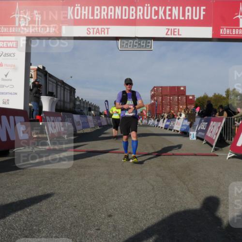 03.10.2025 - Köhlbrandbrückenlauf Matties Gatica Varas http://msf.ph/oto/9167047 03.10.2025 10:05:45 Ziel 1119, 1312, 1340, 1962, 2698, 2743, 3484 meine-sportfotos.de
