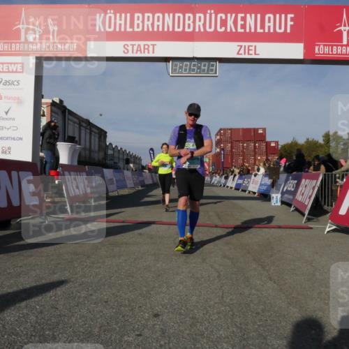 03.10.2025 - Köhlbrandbrückenlauf Matties Gatica Varas http://msf.ph/oto/9167048 03.10.2025 10:05:45 Ziel 1119, 1312, 1340, 1962, 2698, 2743, 3484 meine-sportfotos.de