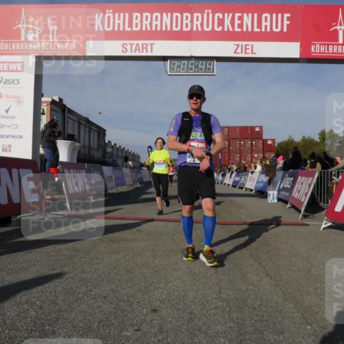 03.10.2025 - Köhlbrandbrückenlauf Matties Gatica Varas http://msf.ph/oto/9167050 03.10.2025 10:05:46 Ziel 1092, 1119, 1312, 1340, 1962, 2698, 2743, 3484, 3579, 3716 meine-sportfotos.de