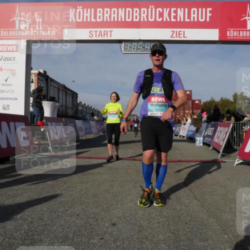 03.10.2025 - Köhlbrandbrückenlauf Matties Gatica Varas http://msf.ph/oto/9167052 03.10.2025 10:05:46 Ziel 1092, 1119, 1312, 1340, 1962, 2698, 2743, 3484, 3579, 3716 meine-sportfotos.de