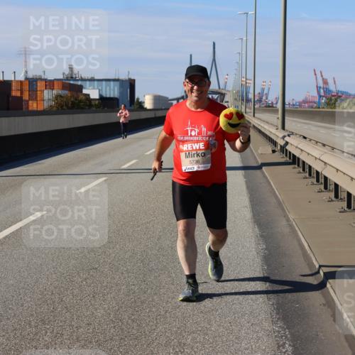 03.10.2025 - Köhlbrandbrückenlauf Strokosch-Dieckow http://msf.ph/oto/9167053 03.10.2025 13:24:15 Position 3 2024, 5736 meine-sportfotos.de