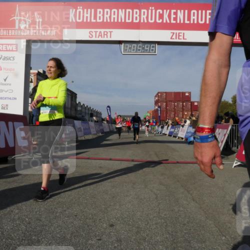 03.10.2025 - Köhlbrandbrückenlauf Matties Gatica Varas http://msf.ph/oto/9167057 03.10.2025 10:05:47 Ziel 1092, 1119, 1340, 1424, 1962, 2698, 2743, 3484, 3579, 3716 meine-sportfotos.de