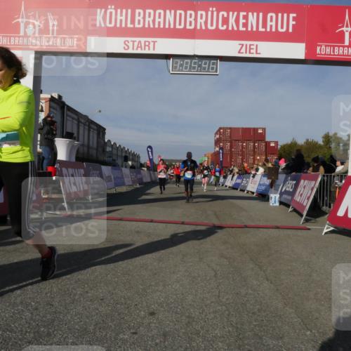03.10.2025 - Köhlbrandbrückenlauf Matties Gatica Varas http://msf.ph/oto/9167059 03.10.2025 10:05:48 Ziel 1092, 1119, 1340, 1424, 1962, 2698, 2743, 3484, 3579, 3716 meine-sportfotos.de