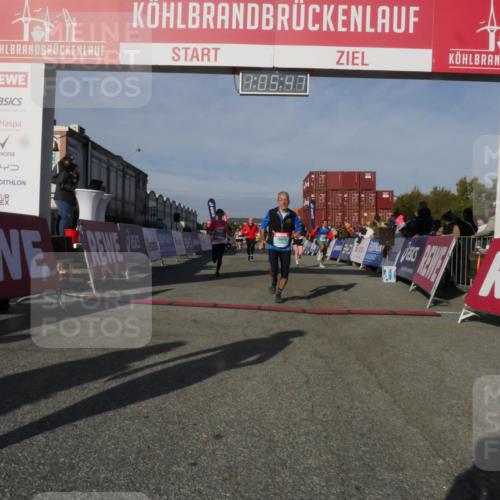 03.10.2025 - Köhlbrandbrückenlauf Matties Gatica Varas http://msf.ph/oto/9167062 03.10.2025 10:05:49 Ziel 1092, 1119, 1340, 1424, 1428, 1962, 2698, 2743, 3484, 3579, 3716 meine-sportfotos.de