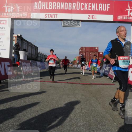 03.10.2025 - Köhlbrandbrückenlauf Matties Gatica Varas http://msf.ph/oto/9167069 03.10.2025 10:05:50 Ziel 1092, 1119, 1424, 1428, 1962, 2698, 2743, 3484, 3579, 3716 meine-sportfotos.de