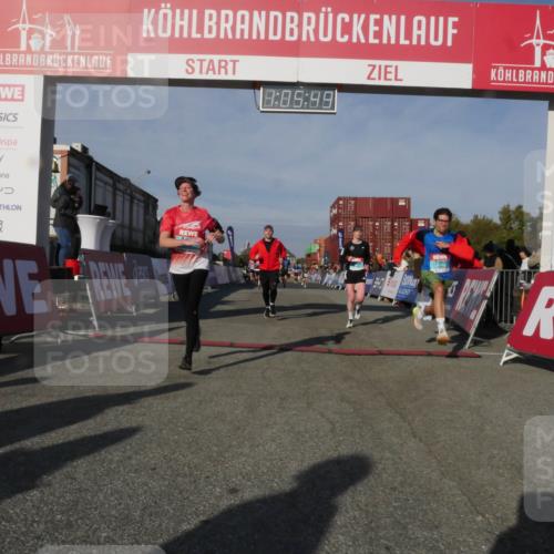 03.10.2025 - Köhlbrandbrückenlauf Matties Gatica Varas http://msf.ph/oto/9167071 03.10.2025 10:05:51 Ziel 1092, 1132, 1424, 1428, 1962, 2698, 2743, 3484, 3579, 3716 meine-sportfotos.de