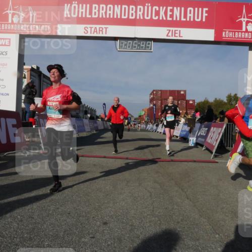 03.10.2025 - Köhlbrandbrückenlauf Matties Gatica Varas http://msf.ph/oto/9167072 03.10.2025 10:05:51 Ziel 1092, 1132, 1424, 1428, 1962, 2698, 2743, 3484, 3579, 3716 meine-sportfotos.de