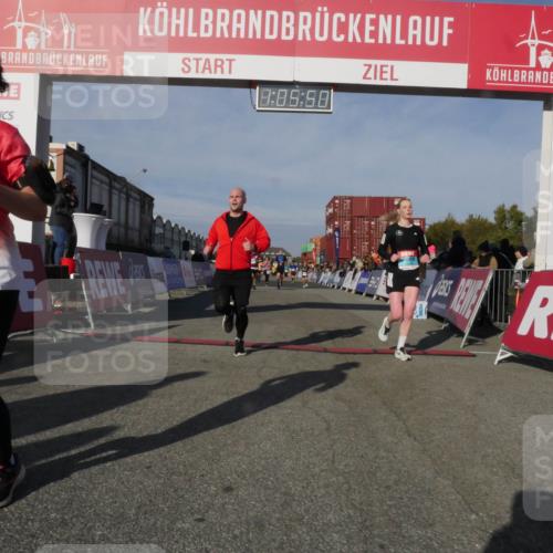 03.10.2025 - Köhlbrandbrückenlauf Matties Gatica Varas http://msf.ph/oto/9167074 03.10.2025 10:05:52 Ziel 1092, 1132, 1424, 1428, 2743, 3579, 3716 meine-sportfotos.de