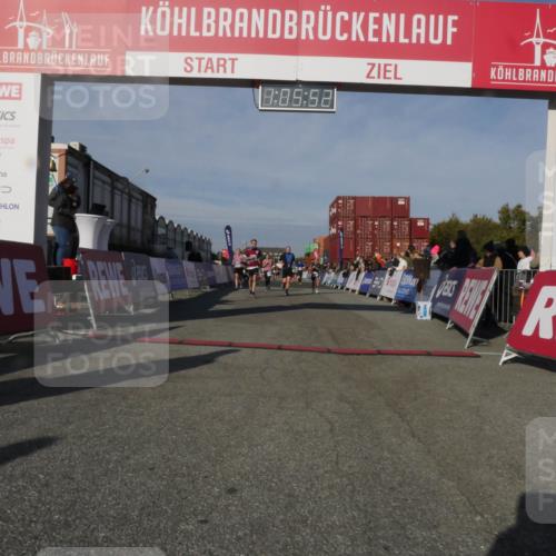 03.10.2025 - Köhlbrandbrückenlauf Matties Gatica Varas http://msf.ph/oto/9167081 03.10.2025 10:05:54 Ziel 1092, 1132, 1424, 1428, 2743, 2913, 3579, 3716 meine-sportfotos.de