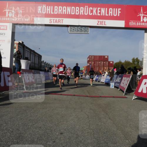 03.10.2025 - Köhlbrandbrückenlauf Matties Gatica Varas http://msf.ph/oto/9167094 03.10.2025 10:05:57 Ziel 1092, 1132, 1242, 1424, 1428, 1626, 2743, 2913, 3053, 3333, 3579, 3716 meine-sportfotos.de