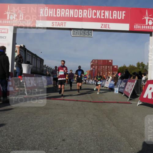 03.10.2025 - Köhlbrandbrückenlauf Matties Gatica Varas http://msf.ph/oto/9167096 03.10.2025 10:05:57 Ziel 1092, 1132, 1242, 1424, 1428, 1626, 2743, 2913, 3053, 3333, 3579, 3716 meine-sportfotos.de