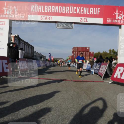 03.10.2025 - Köhlbrandbrückenlauf Matties Gatica Varas http://msf.ph/oto/9167117 03.10.2025 10:06:02 Ziel 1132, 1242, 1333, 1352, 1356, 1397, 1505, 1626, 2913, 3053, 3333 meine-sportfotos.de
