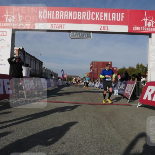 03.10.2025 - Köhlbrandbrückenlauf Matties Gatica Varas http://msf.ph/oto/9167118 03.10.2025 10:06:03 Ziel 1132, 1242, 1333, 1352, 1356, 1397, 1505, 1626, 2913, 3053, 3333, 3764 meine-sportfotos.de