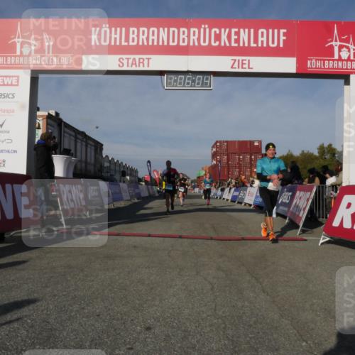 03.10.2025 - Köhlbrandbrückenlauf Matties Gatica Varas http://msf.ph/oto/9167130 03.10.2025 10:06:06 Ziel 1242, 1299, 1333, 1352, 1356, 1397, 1505, 1626, 2913, 3053, 3333, 3764 meine-sportfotos.de