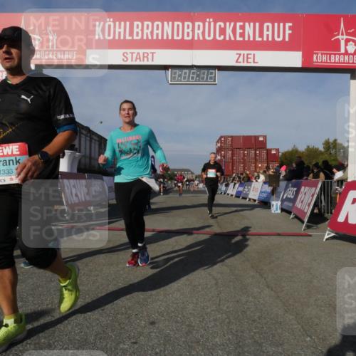 03.10.2025 - Köhlbrandbrückenlauf Matties Gatica Varas http://msf.ph/oto/9167162 03.10.2025 10:06:14 Ziel 1199, 1255, 1299, 1397, 1402, 1445, 3233, 3563, 3625, 3764 meine-sportfotos.de