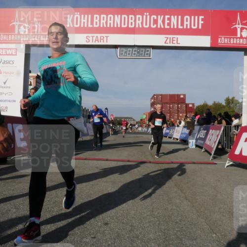 03.10.2025 - Köhlbrandbrückenlauf Matties Gatica Varas http://msf.ph/oto/9167163 03.10.2025 10:06:14 Ziel 1199, 1255, 1299, 1397, 1402, 1445, 3233, 3563, 3625, 3764 meine-sportfotos.de