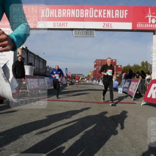 03.10.2025 - Köhlbrandbrückenlauf Matties Gatica Varas http://msf.ph/oto/9167165 03.10.2025 10:06:15 Ziel 1199, 1255, 1299, 1402, 1445, 3228, 3233, 3563, 3625, 3764 meine-sportfotos.de