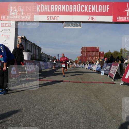 03.10.2025 - Köhlbrandbrückenlauf Matties Gatica Varas http://msf.ph/oto/9167174 03.10.2025 10:06:17 Ziel 1100, 1152, 1199, 1255, 1299, 1402, 1445, 3228, 3233, 3563, 3625 meine-sportfotos.de