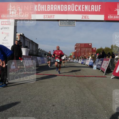 03.10.2025 - Köhlbrandbrückenlauf Matties Gatica Varas http://msf.ph/oto/9167175 03.10.2025 10:06:18 Ziel 1100, 1152, 1199, 1255, 1402, 1445, 3228, 3233, 3563, 3625 meine-sportfotos.de