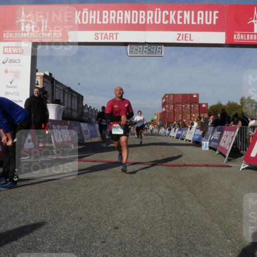 03.10.2025 - Köhlbrandbrückenlauf Matties Gatica Varas http://msf.ph/oto/9167177 03.10.2025 10:06:18 Ziel 1100, 1152, 1199, 1255, 1402, 1445, 3228, 3233, 3563, 3625 meine-sportfotos.de