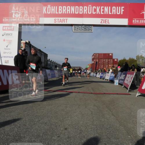 03.10.2025 - Köhlbrandbrückenlauf Matties Gatica Varas http://msf.ph/oto/9167188 03.10.2025 10:06:21 Ziel 1100, 1152, 1255, 1402, 1445, 3228, 3233, 3492, 3625, 3656 meine-sportfotos.de