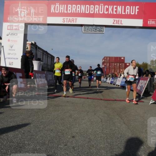 03.10.2025 - Köhlbrandbrückenlauf Matties Gatica Varas http://msf.ph/oto/9167206 03.10.2025 10:06:26 Ziel 1100, 1152, 1255, 1722, 3188, 3228, 3233, 3492, 3656 meine-sportfotos.de