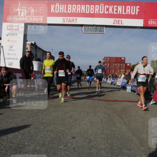 03.10.2025 - Köhlbrandbrückenlauf Matties Gatica Varas http://msf.ph/oto/9167208 03.10.2025 10:06:26 Ziel 1100, 1152, 1255, 1722, 3188, 3228, 3233, 3492, 3656 meine-sportfotos.de