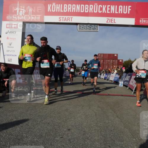 03.10.2025 - Köhlbrandbrückenlauf Matties Gatica Varas http://msf.ph/oto/9167209 03.10.2025 10:06:27 Ziel 1100, 1152, 1722, 3188, 3228, 3492, 3656 meine-sportfotos.de