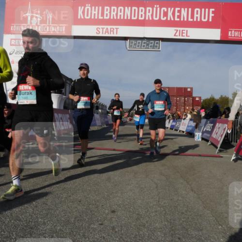 03.10.2025 - Köhlbrandbrückenlauf Matties Gatica Varas http://msf.ph/oto/9167210 03.10.2025 10:06:27 Ziel 1100, 1152, 1722, 3188, 3228, 3492, 3656 meine-sportfotos.de
