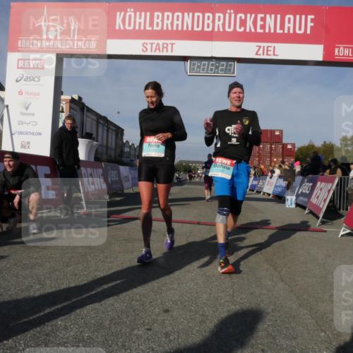 03.10.2025 - Köhlbrandbrückenlauf Matties Gatica Varas http://msf.ph/oto/9167217 03.10.2025 10:06:29 Ziel 1722, 2793, 3188, 3492, 3656 meine-sportfotos.de