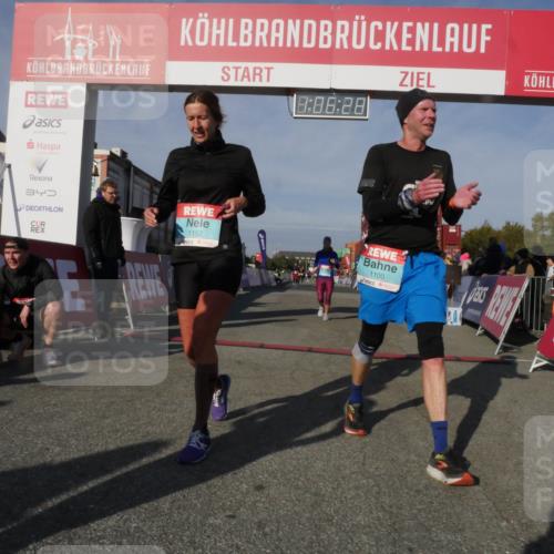 03.10.2025 - Köhlbrandbrückenlauf Matties Gatica Varas http://msf.ph/oto/9167220 03.10.2025 10:06:29 Ziel 1722, 2793, 3188, 3492, 3656 meine-sportfotos.de