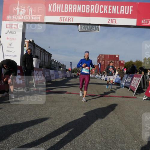 03.10.2025 - Köhlbrandbrückenlauf Matties Gatica Varas http://msf.ph/oto/9167228 03.10.2025 10:06:31 Ziel 1066, 1722, 2793, 3188, 3492, 3656 meine-sportfotos.de