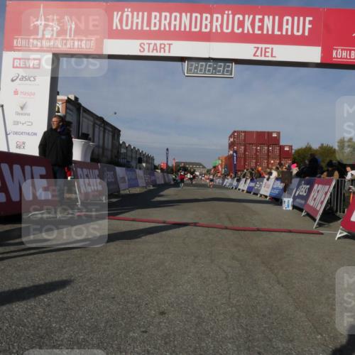 03.10.2025 - Köhlbrandbrückenlauf Matties Gatica Varas http://msf.ph/oto/9167237 03.10.2025 10:06:34 Ziel 1066, 1722, 2431, 2793, 3016, 3188 meine-sportfotos.de