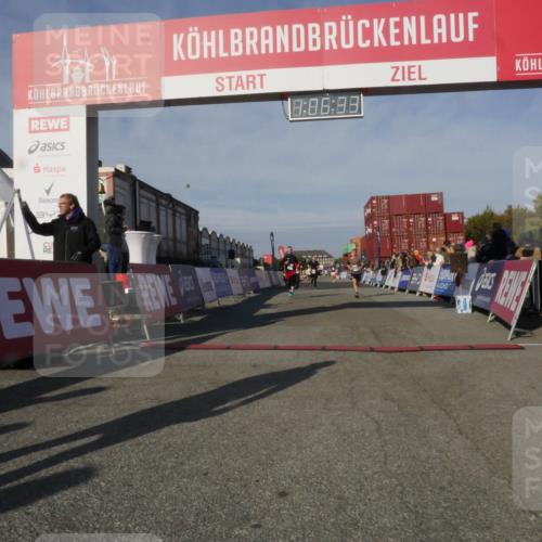 03.10.2025 - Köhlbrandbrückenlauf Matties Gatica Varas http://msf.ph/oto/9167243 03.10.2025 10:06:35 Ziel 1066, 1722, 2431, 2793, 3016, 3188 meine-sportfotos.de