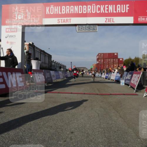 03.10.2025 - Köhlbrandbrückenlauf Matties Gatica Varas http://msf.ph/oto/9167244 03.10.2025 10:06:36 Ziel 1066, 1722, 2431, 2793, 3016, 3188 meine-sportfotos.de