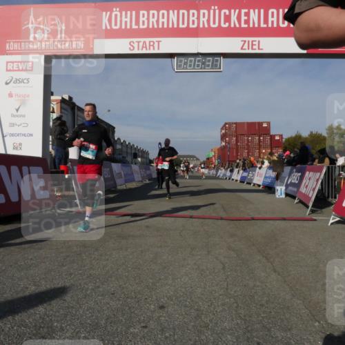 03.10.2025 - Köhlbrandbrückenlauf Matties Gatica Varas http://msf.ph/oto/9167258 03.10.2025 10:06:39 Ziel 1066, 2431, 2793, 3016, 3411, 3481 meine-sportfotos.de