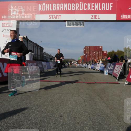 03.10.2025 - Köhlbrandbrückenlauf Matties Gatica Varas http://msf.ph/oto/9167260 03.10.2025 10:06:39 Ziel 1066, 2431, 2793, 3016, 3411, 3481 meine-sportfotos.de
