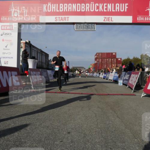 03.10.2025 - Köhlbrandbrückenlauf Matties Gatica Varas http://msf.ph/oto/9167262 03.10.2025 10:06:40 Ziel 1066, 2431, 2793, 3016, 3177, 3411, 3481 meine-sportfotos.de