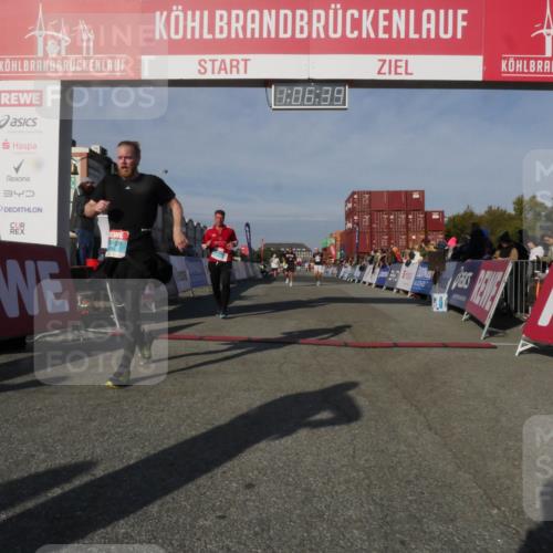 03.10.2025 - Köhlbrandbrückenlauf Matties Gatica Varas http://msf.ph/oto/9167265 03.10.2025 10:06:41 Ziel 1066, 2431, 3016, 3177, 3411, 3481 meine-sportfotos.de