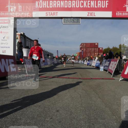 03.10.2025 - Köhlbrandbrückenlauf Matties Gatica Varas http://msf.ph/oto/9167272 03.10.2025 10:06:43 Ziel 1449, 2431, 3016, 3177, 3198, 3411, 3481 meine-sportfotos.de