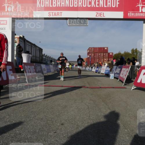 03.10.2025 - Köhlbrandbrückenlauf Matties Gatica Varas http://msf.ph/oto/9167281 03.10.2025 10:06:45 Ziel 1449, 2431, 3016, 3177, 3198, 3411, 3481 meine-sportfotos.de