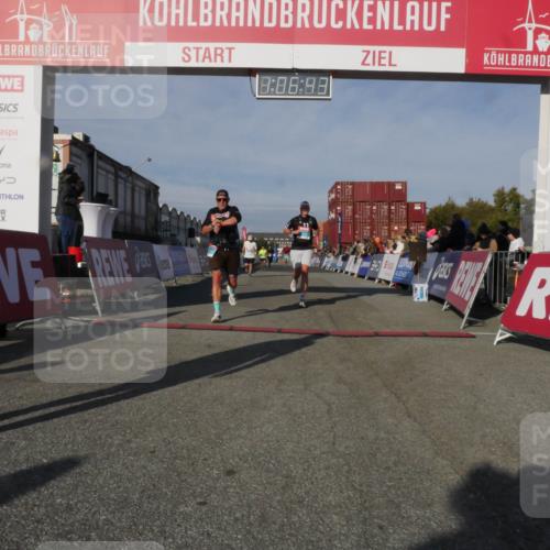 03.10.2025 - Köhlbrandbrückenlauf Matties Gatica Varas http://msf.ph/oto/9167283 03.10.2025 10:06:45 Ziel 1449, 2431, 3016, 3177, 3198, 3411, 3481 meine-sportfotos.de