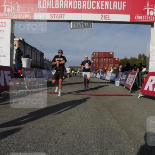 03.10.2025 - Köhlbrandbrückenlauf Matties Gatica Varas http://msf.ph/oto/9167284 03.10.2025 10:06:46 Ziel 1328, 1449, 2431, 3177, 3198, 3411, 3481 meine-sportfotos.de