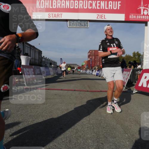 03.10.2025 - Köhlbrandbrückenlauf Matties Gatica Varas http://msf.ph/oto/9167287 03.10.2025 10:06:47 Ziel 1328, 1449, 3177, 3198, 3411, 3481 meine-sportfotos.de