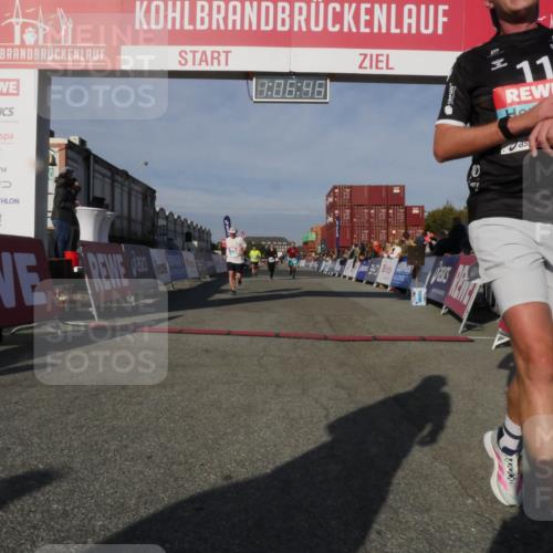 03.10.2025 - Köhlbrandbrückenlauf Matties Gatica Varas http://msf.ph/oto/9167288 03.10.2025 10:06:48 Ziel 1328, 1449, 3177, 3198, 3411, 3481 meine-sportfotos.de